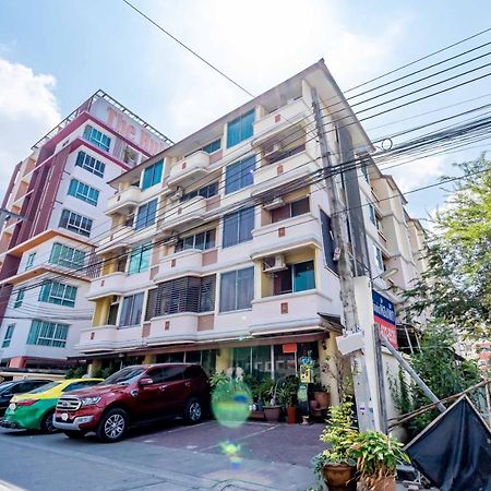Benjaratch Boutique Apartment Bangkok Esterno foto